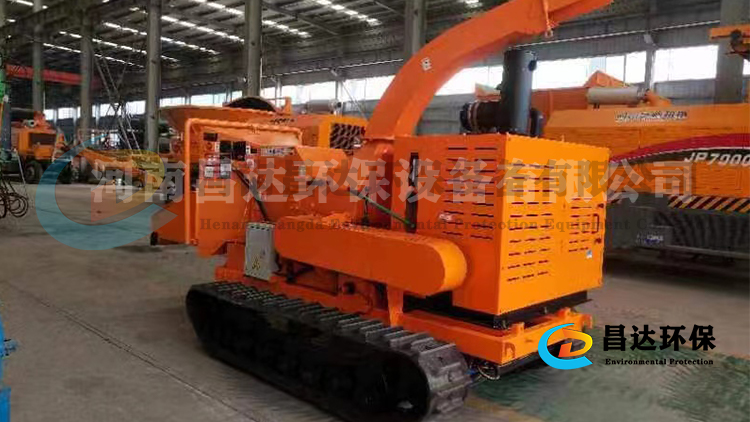 6145履帶樹枝（zhī）粉碎機（jī）.jpg