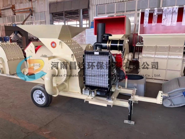 河南昌達內蒙古客戶定製（zhì）移動檸條粉碎柔絲機.jpg