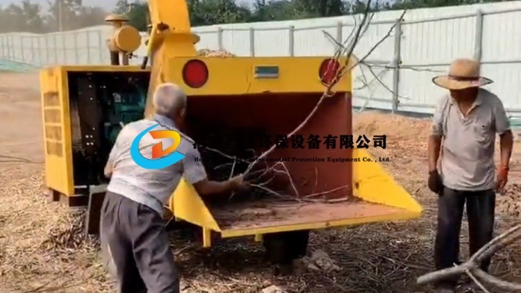 河南昌達6145樹枝樹條粉碎機河南南陽客戶使用現場 河南昌達6145樹枝樹條粉碎機河南南陽客戶(hù)使用現場