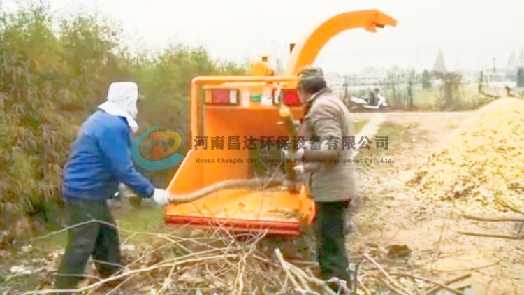 河南昌達（dá）HC6145型（xíng）樹枝粉碎機山東濟南客戶使用現場.jpg
